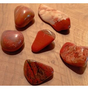 Jaspis R�d, trumlad sten